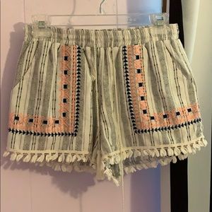 Patterned elastic shorts